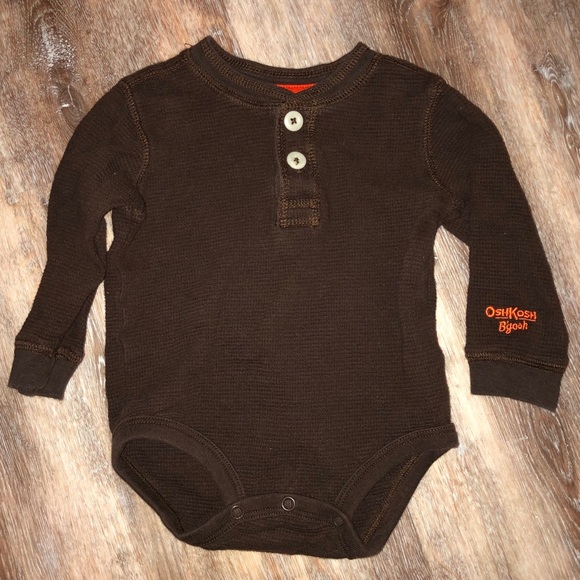 OshKosh 2-piece overalls and onesie moose 12 mo - Picture 3 of 7